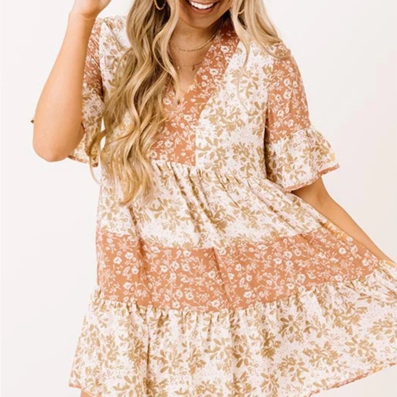 Entro Peach and Cream Floral Mini Dress - Picture 1 of 5
